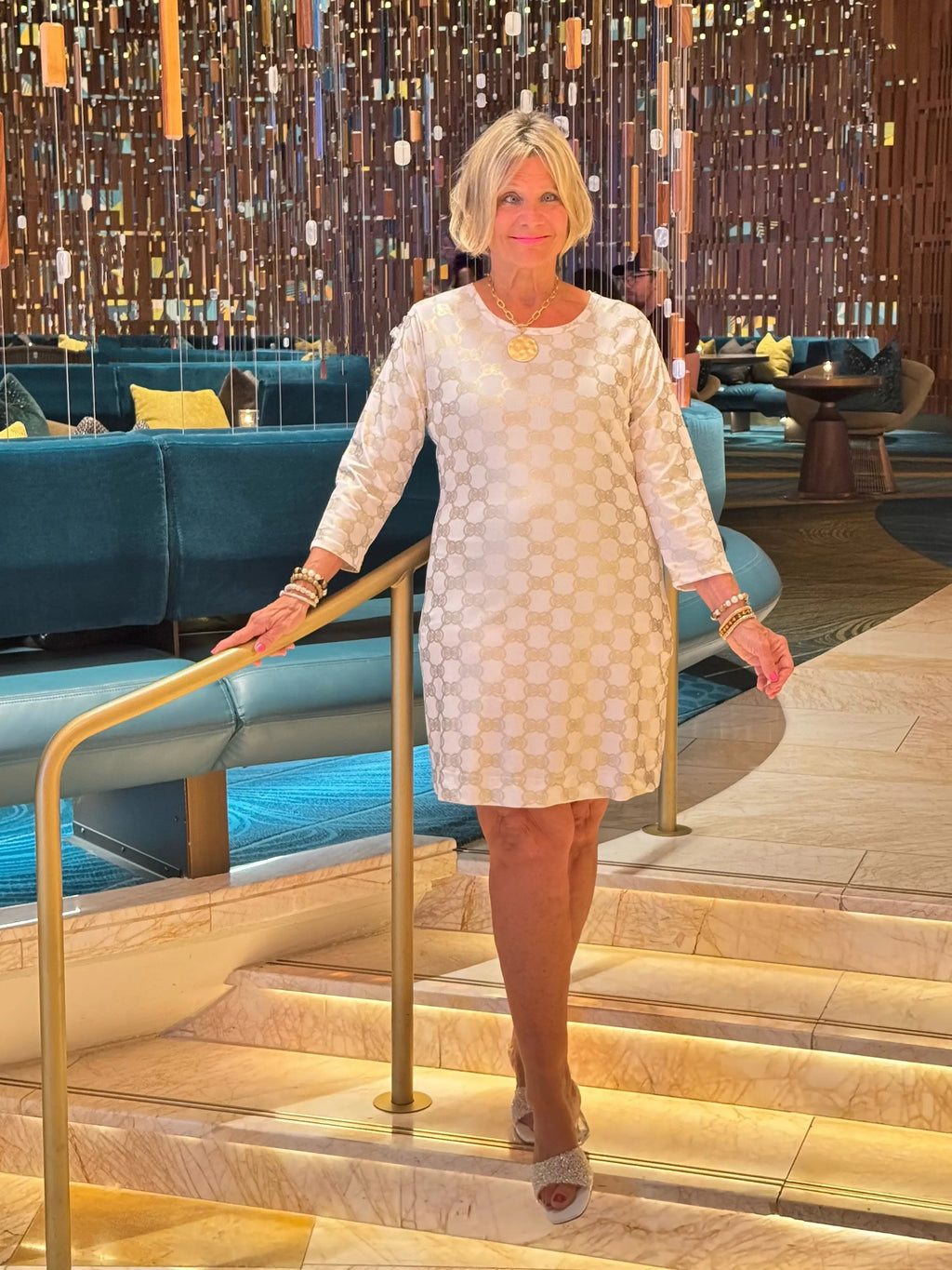 Lulu B GOLD AND WHITE SLEEVE DRESS