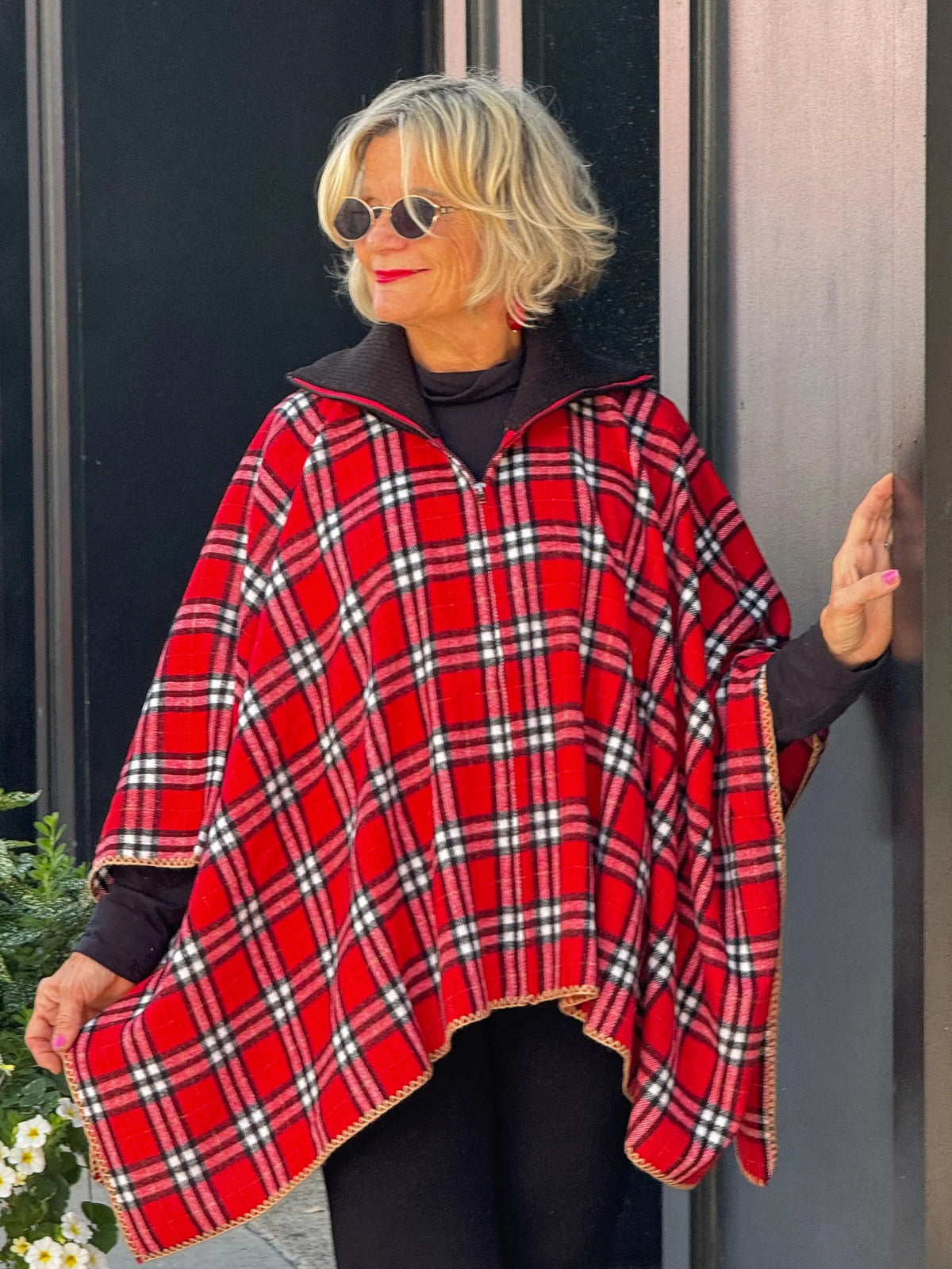 Flannel Plaid Zip Front Poncho RED AND BLACK