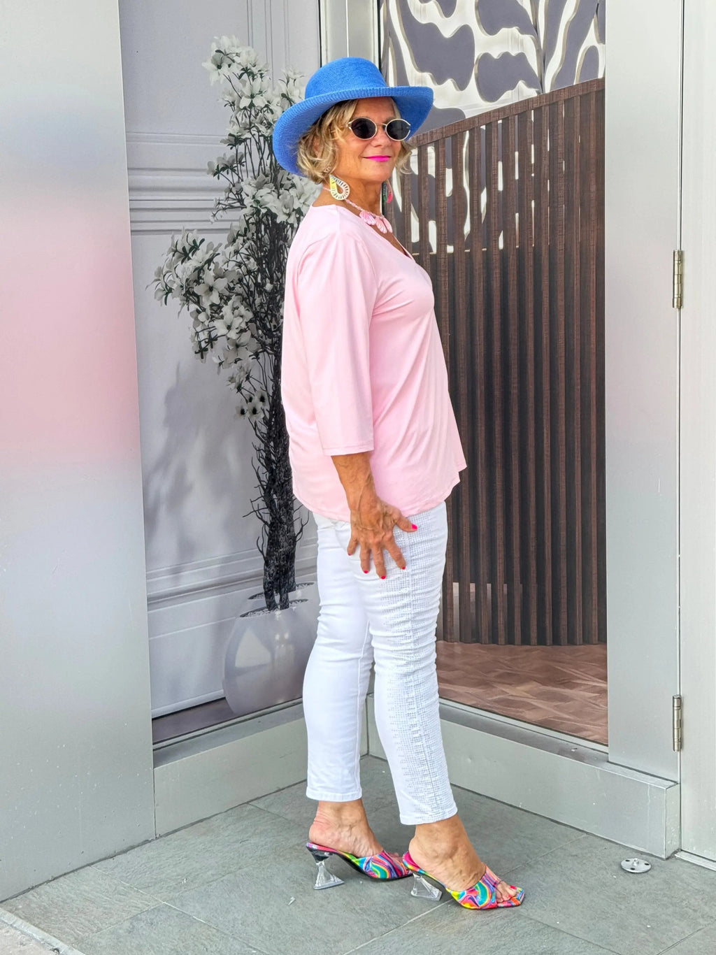 LULU-B CLEAR PINK TAILORED V TOP