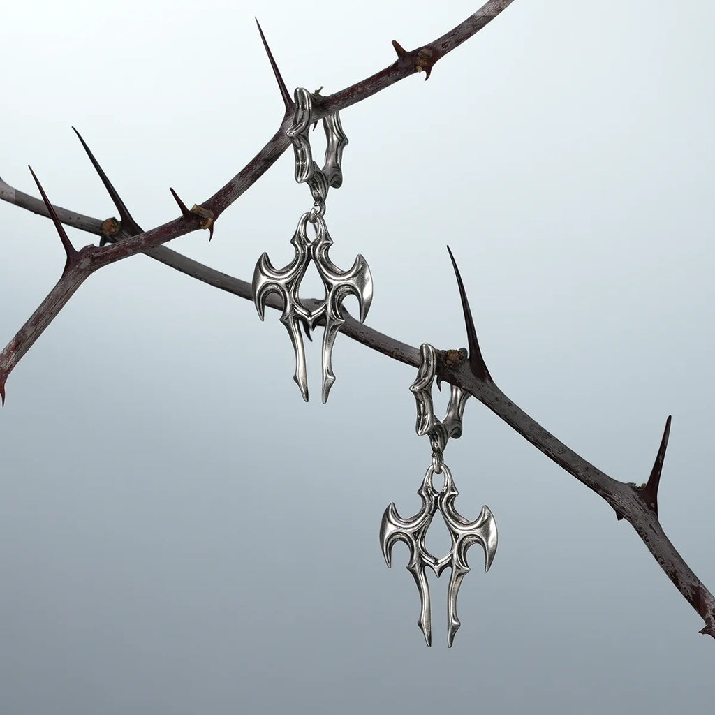LONGINUS JUDGMENT TALON EARRINGS