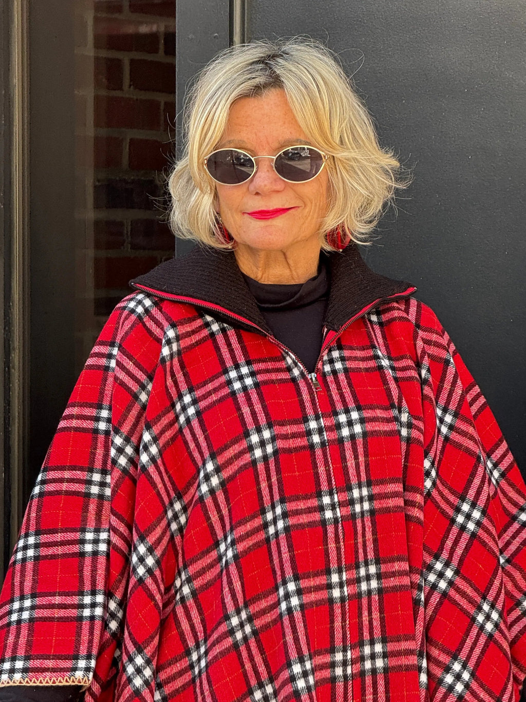 Flannel Plaid Zip Front Poncho RED AND BLACK