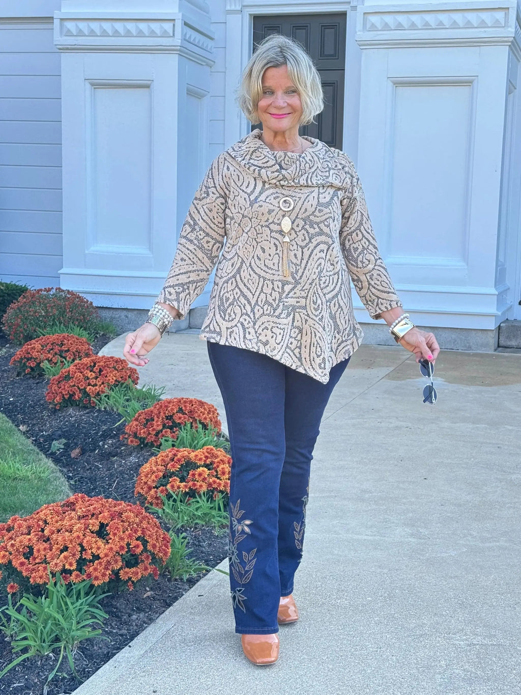 HOLIDAY BEIGE JACQUARD TOP