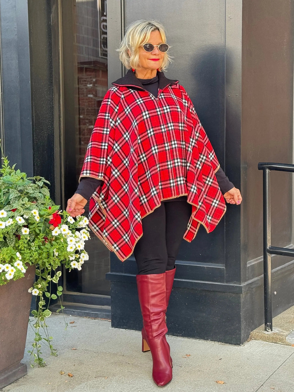 Flannel Plaid Zip Front Poncho RED AND BLACK