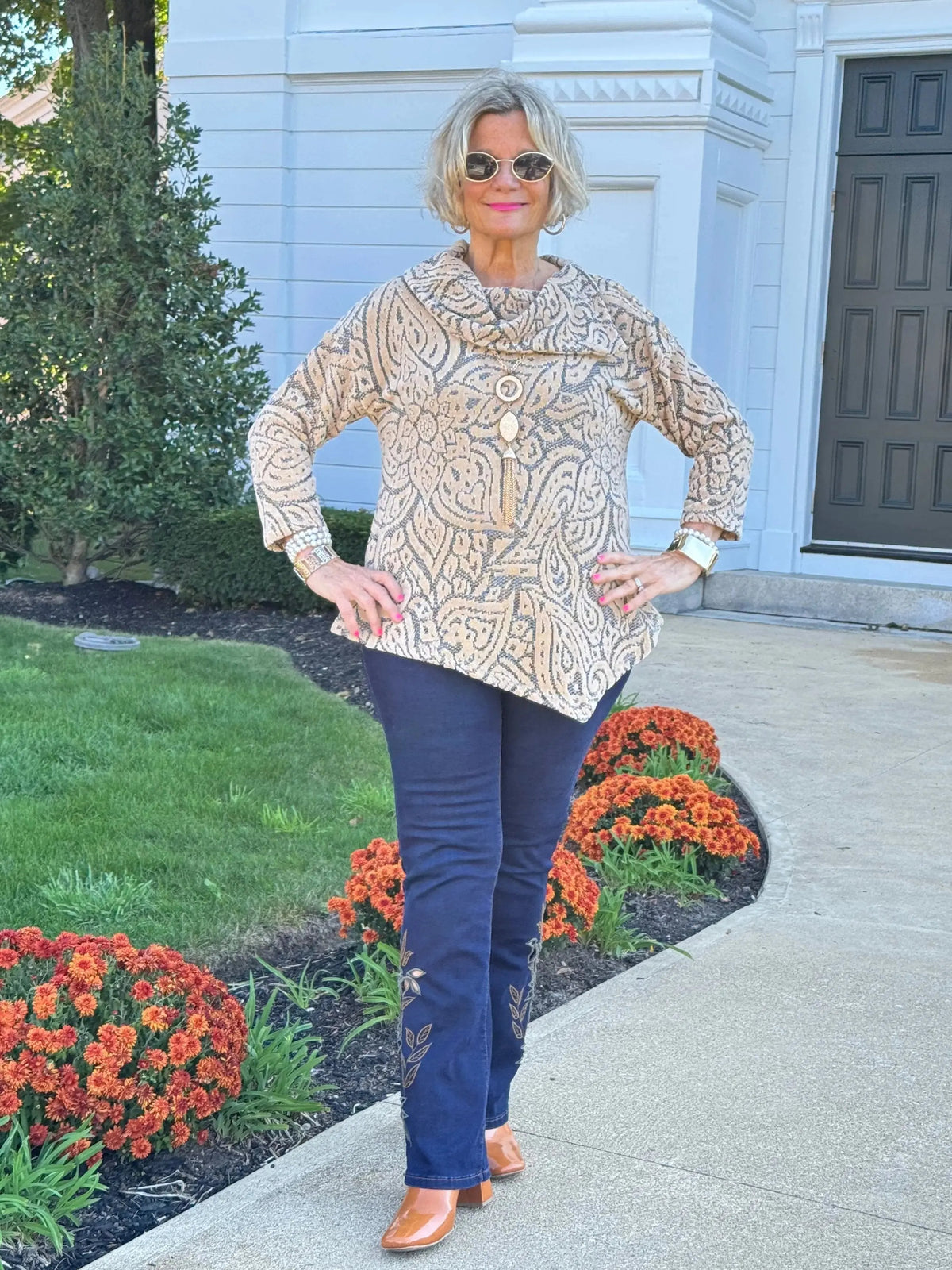 HOLIDAY BEIGE JACQUARD TOP