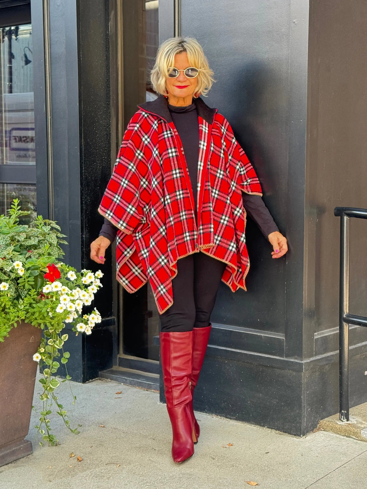 Flannel Plaid Zip Front Poncho RED AND BLACK