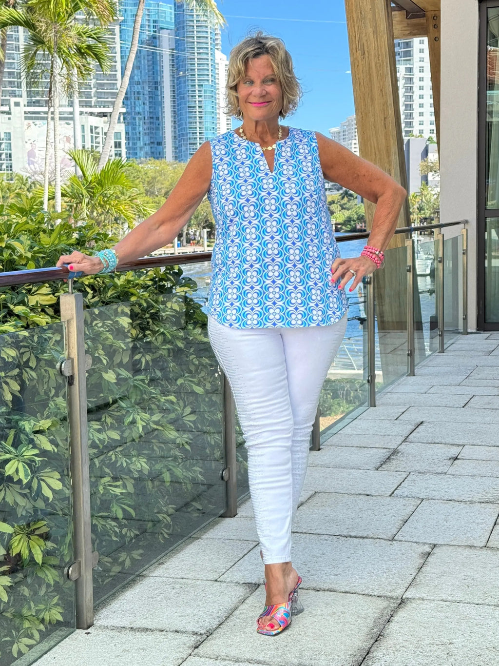 LULU B COASTAL BLOOM SLEEVELESS V NECK TOP