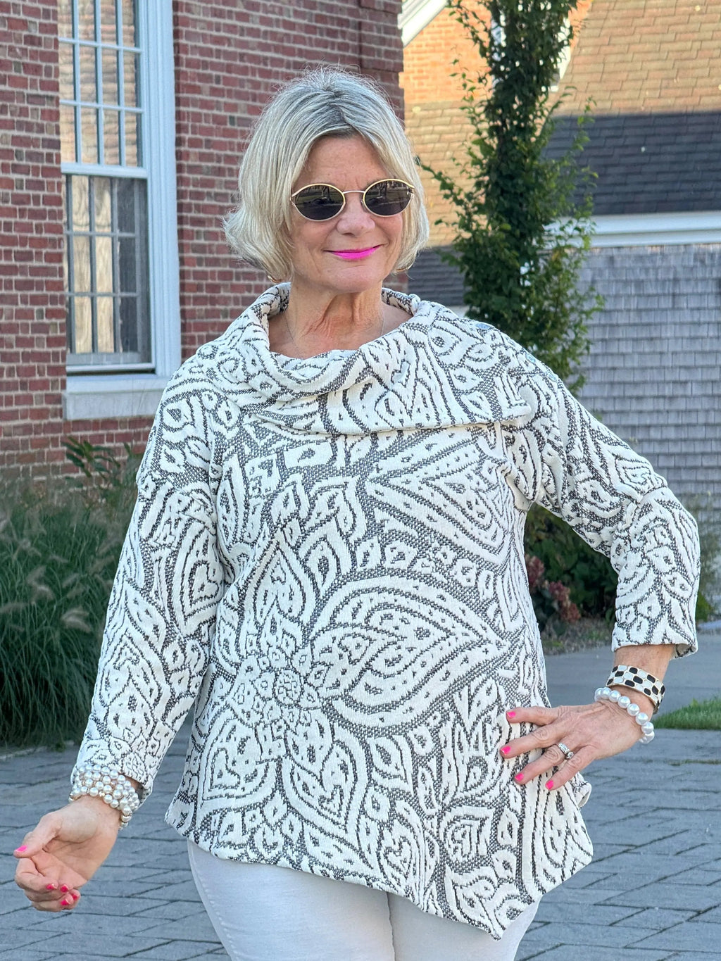 HOLIDAY IVORY JACQUARD TOP