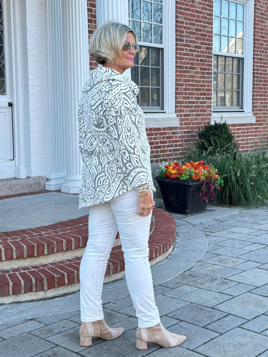 HOLIDAY IVORY JACQUARD TOP