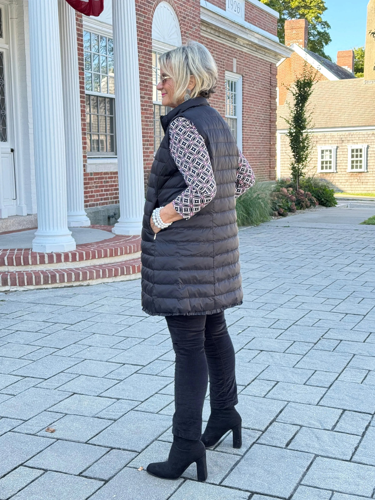 Lulu-B  Harbor Diamond Ruffle Neck Sleeve Top