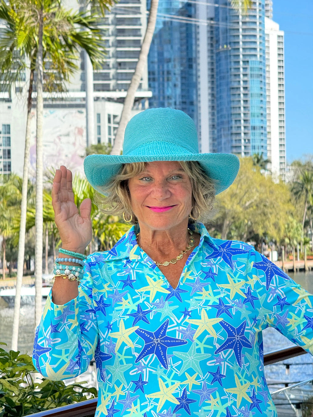 LULU B STARFISH SPLASH 3/4 SLEEVE V-NECK COLLAR SHIRT