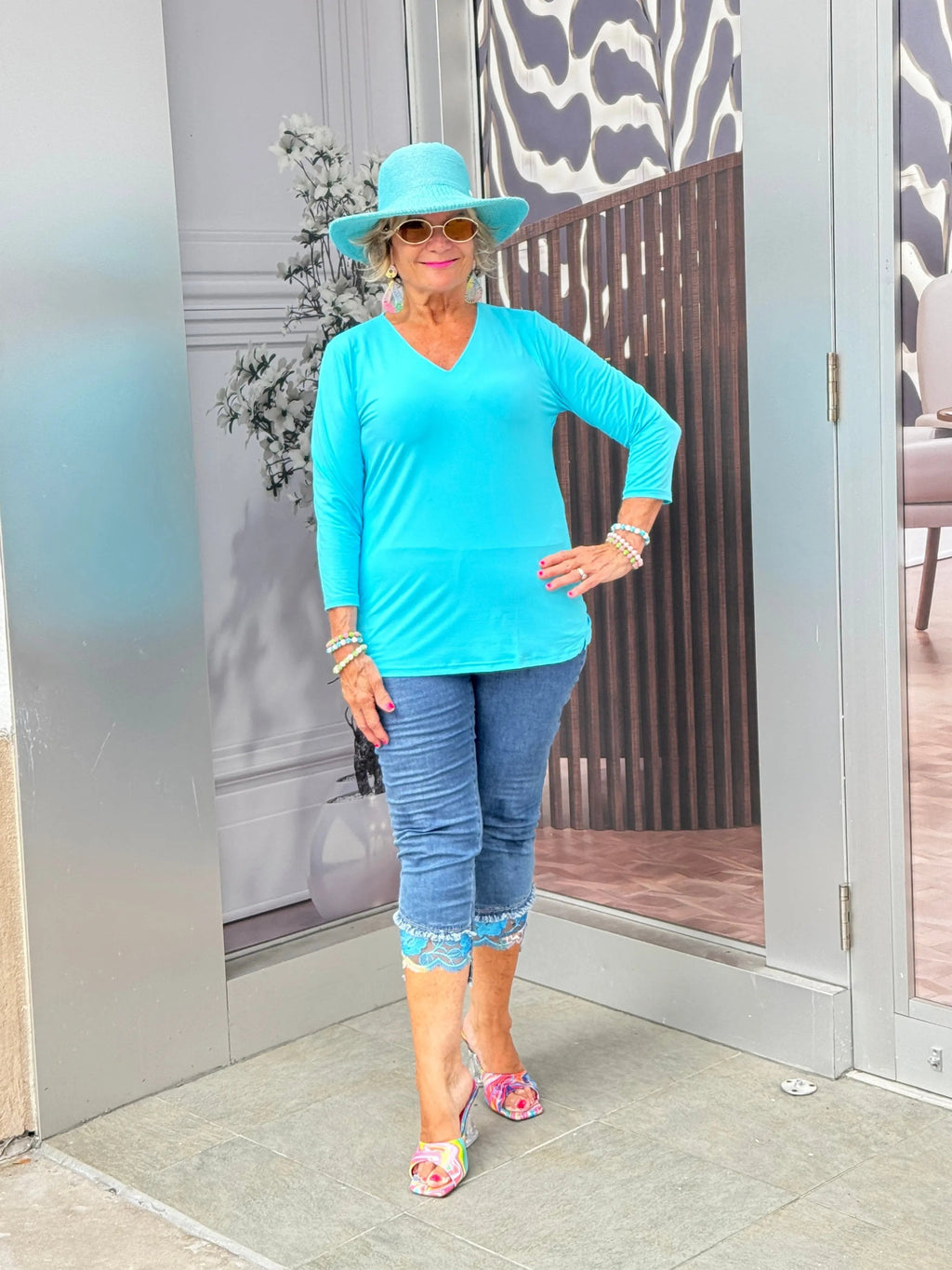LULU-B AQUA V NECK TOP