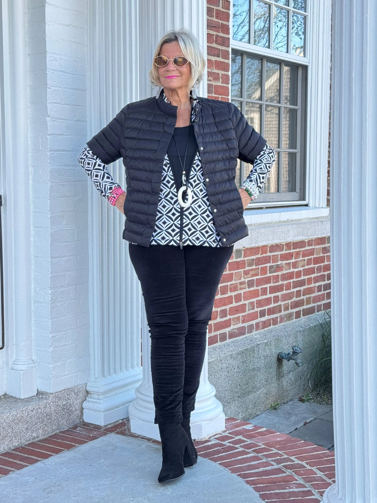 LULU-B BLACK SHORT SLEEVE PUFFER JACKET