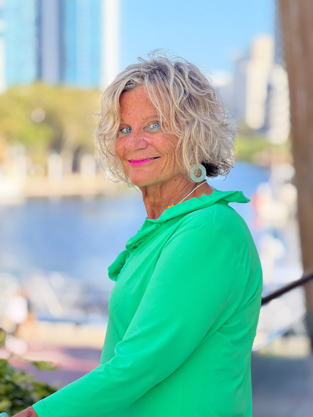COASTAL GREEN RUFFLE SLEEVE TOP