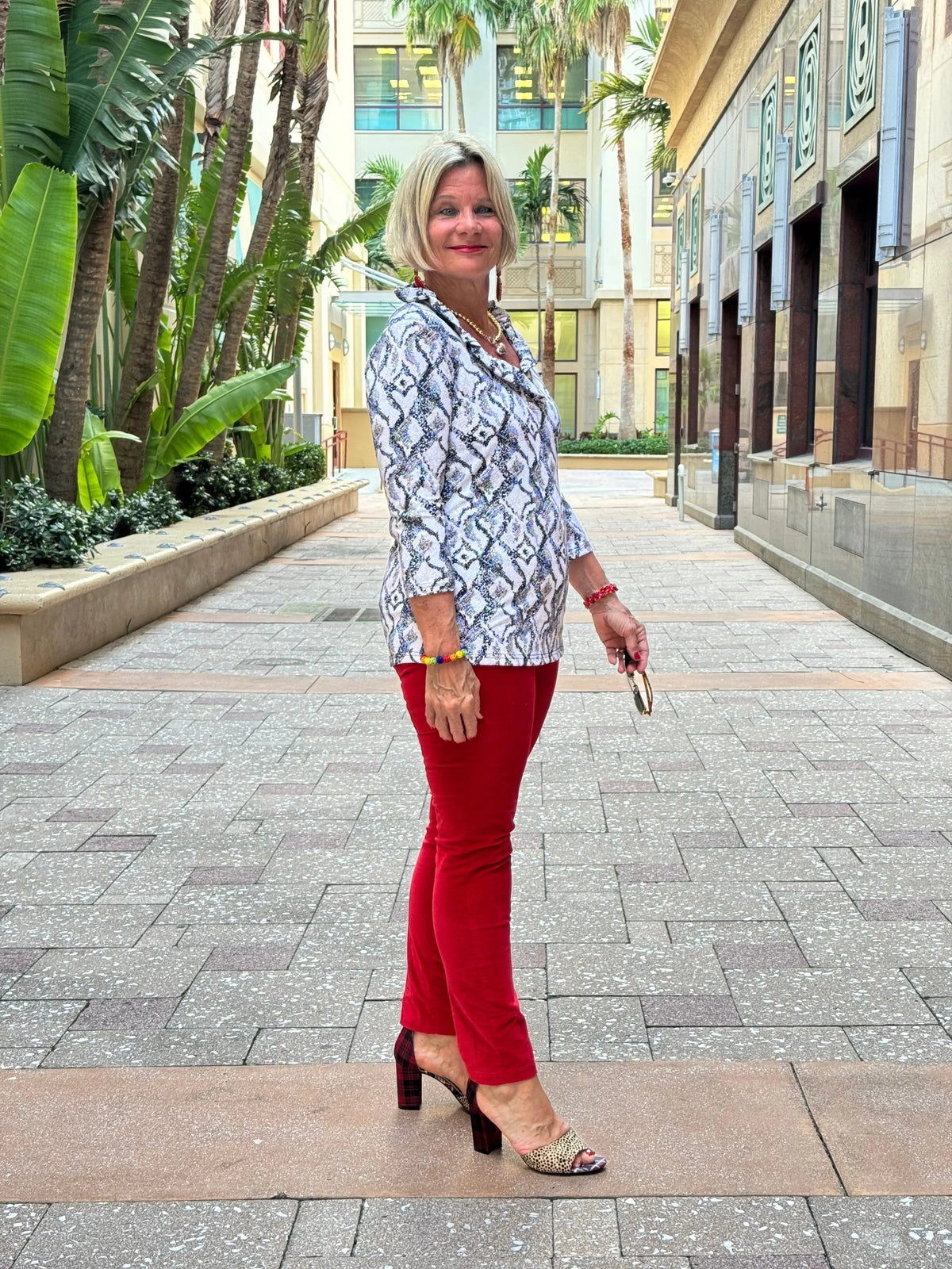 HOLIDAY WINTER WHITE RUFFLE TOP