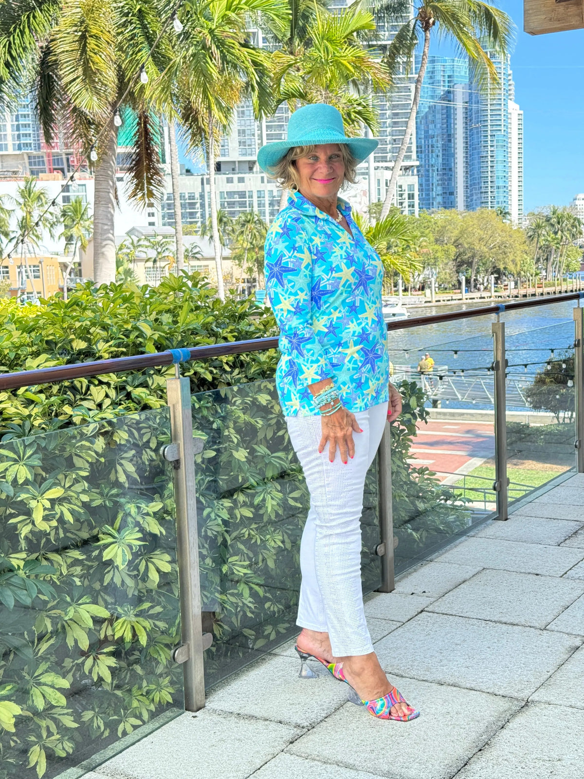 LULU B STARFISH SPLASH 3/4 SLEEVE V-NECK COLLAR SHIRT