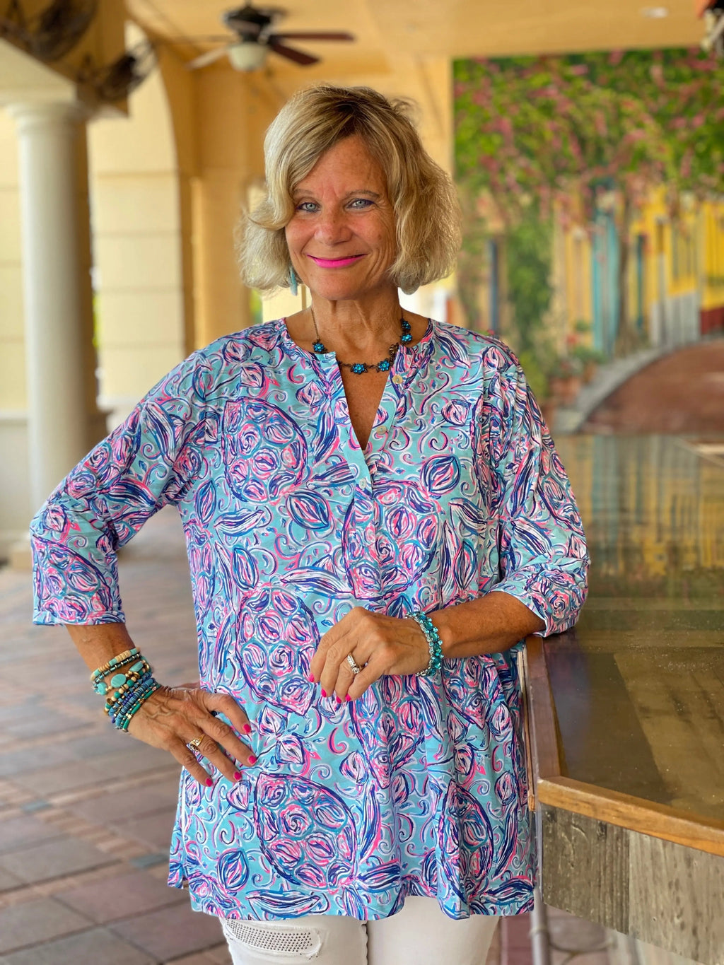 BLUE ISLE PINEAPPLELE TUNIC