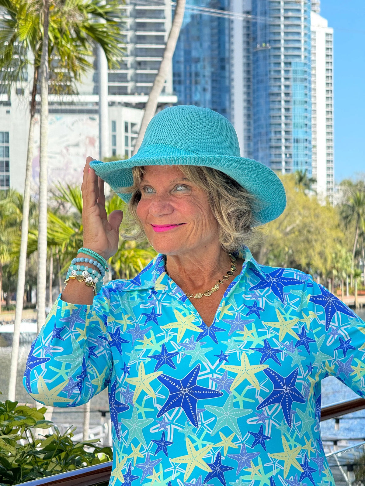 LULU B STARFISH SPLASH 3/4 SLEEVE V-NECK COLLAR SHIRT