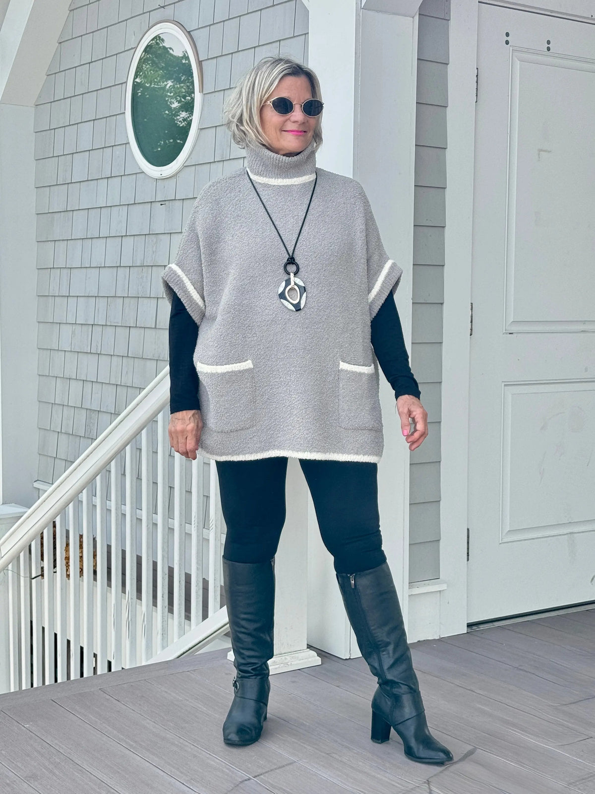 Colored Edge Solid Sleeveless Pocket Sweater Gray