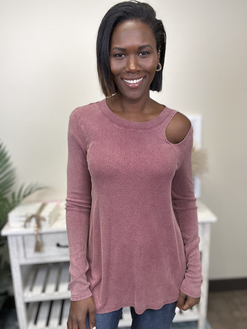 Show Out Women's Ribbed Cut Out Long Sleeve Top