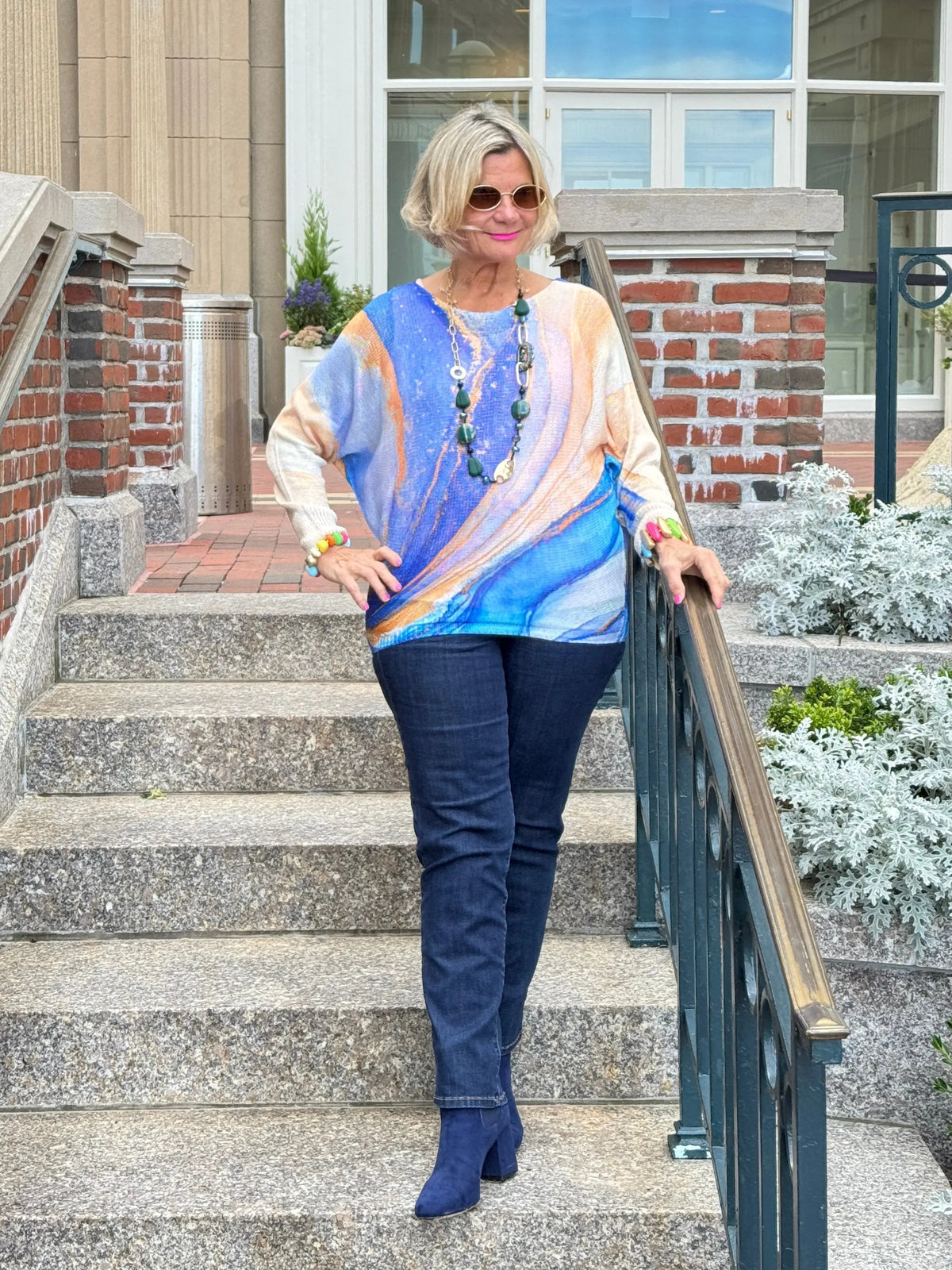 Blue Wavy Round Neck Knit Printed Sweater