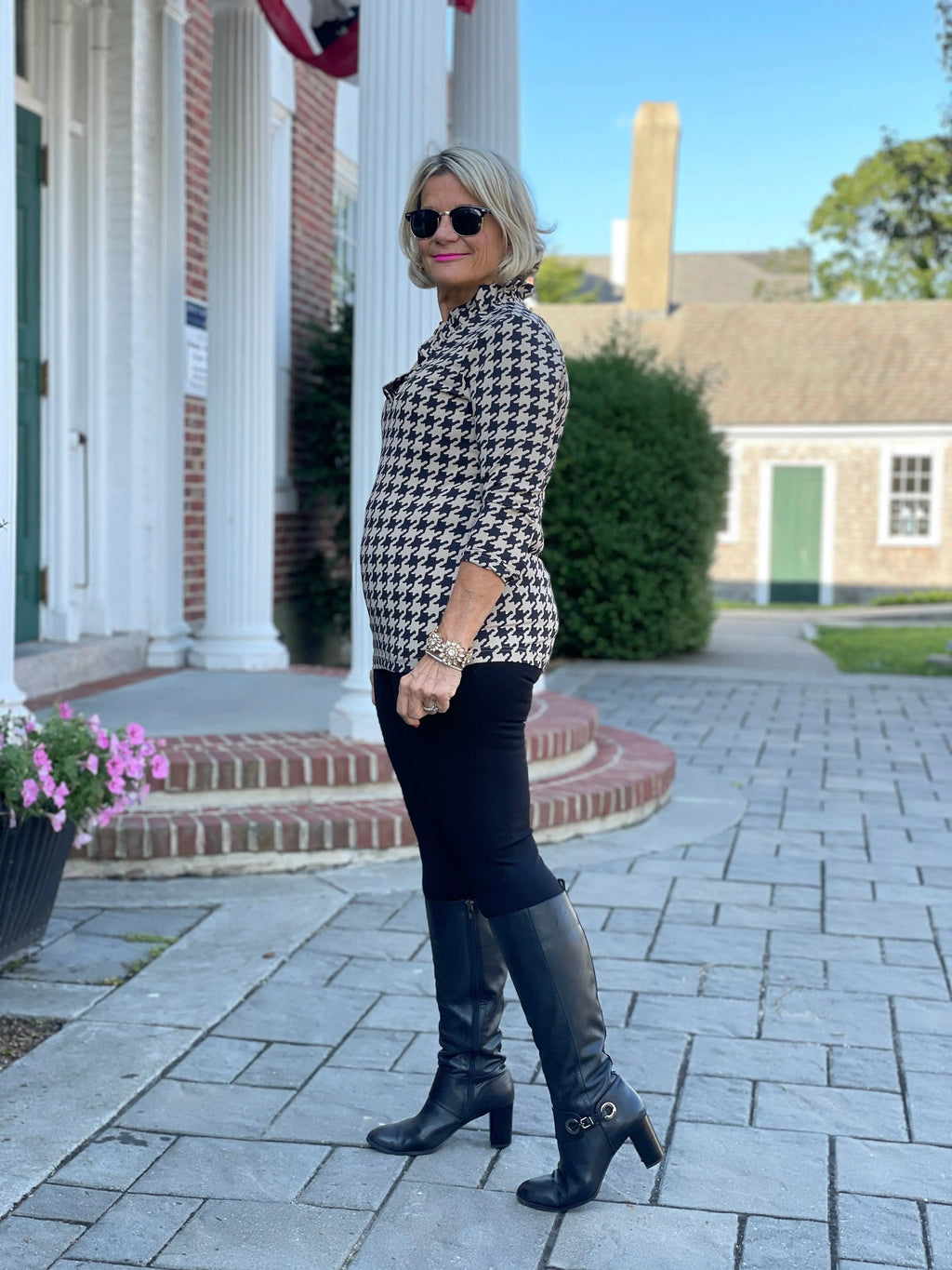 HOUNDSTOOTH RUFFLE TOP