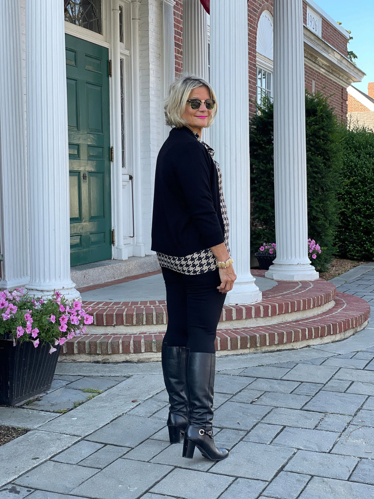 HOUNDSTOOTH RUFFLE TOP
