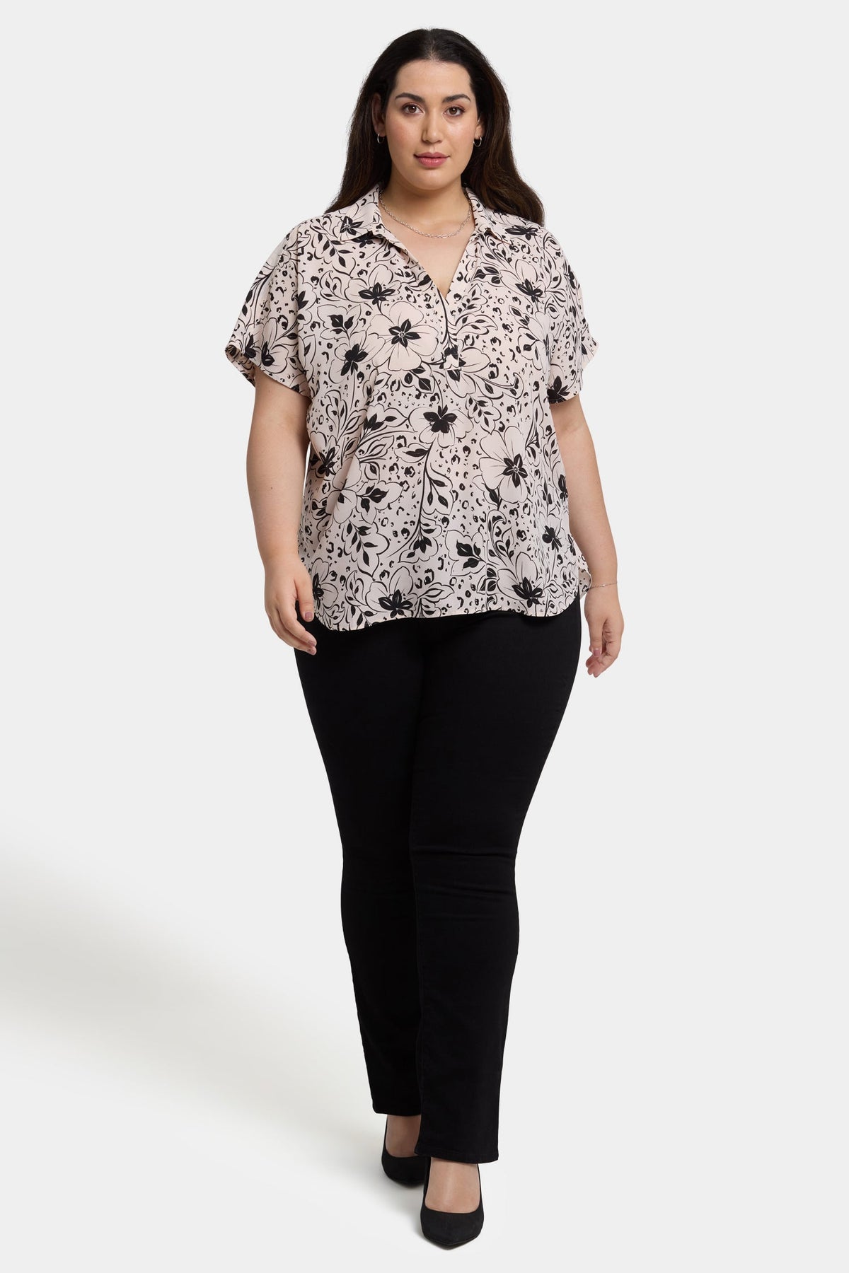 Becky Short Sleeved Blouse In Plus Size - Luna Flores