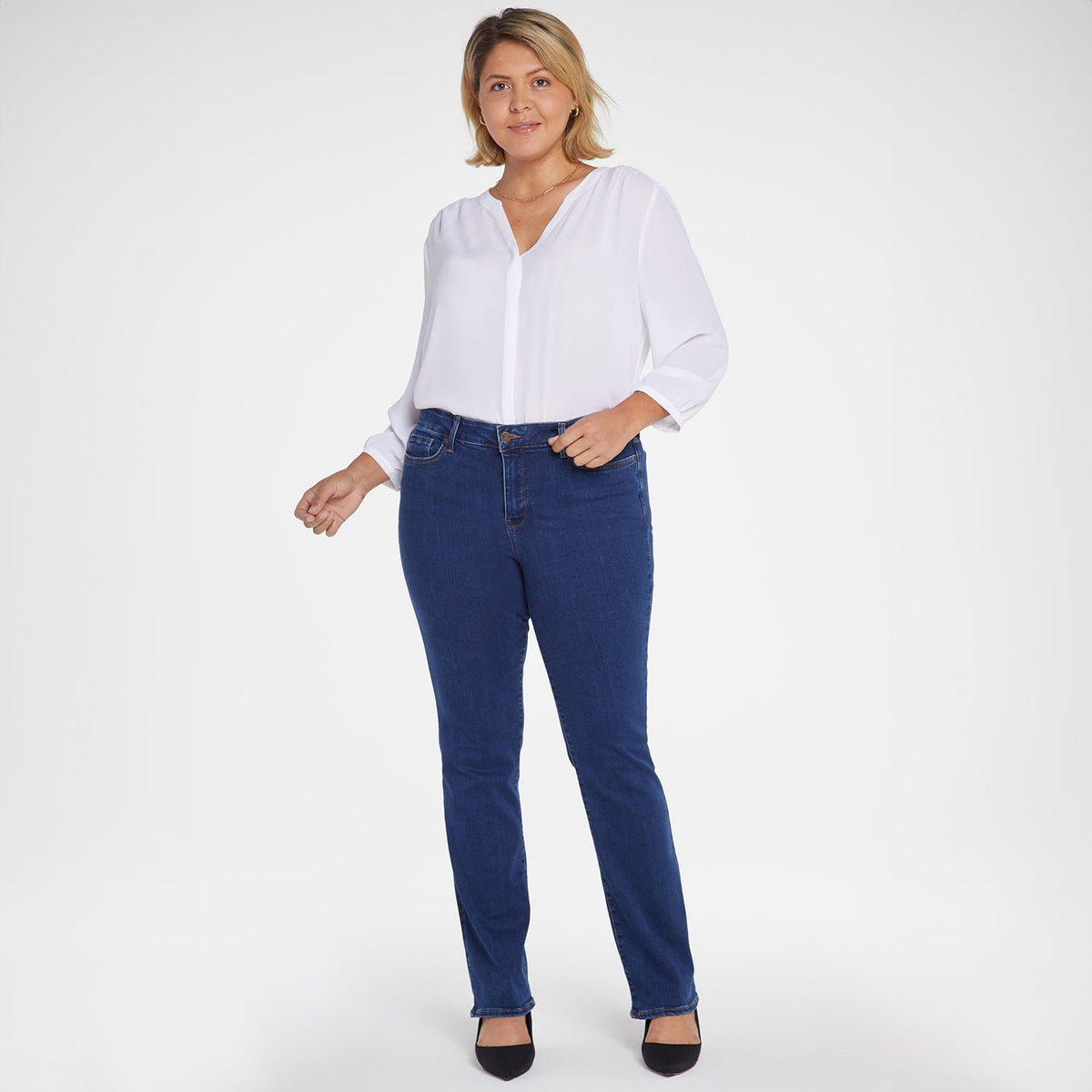 Marilyn Straight Jeans In Plus Size - Quinn