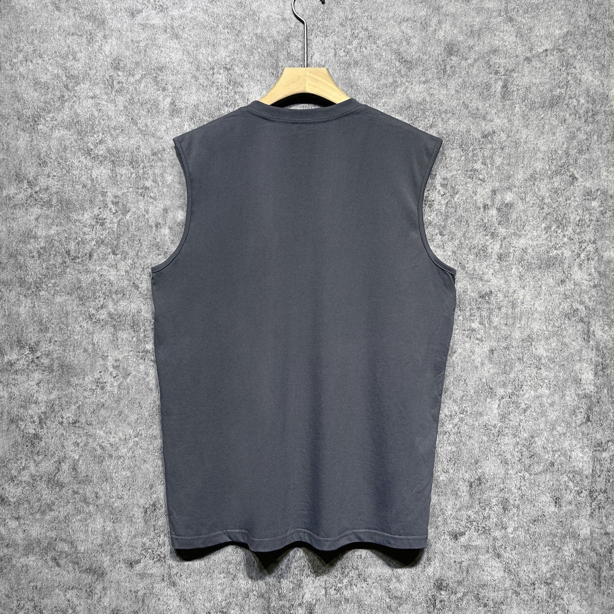 Amiri tank top dubai printing
