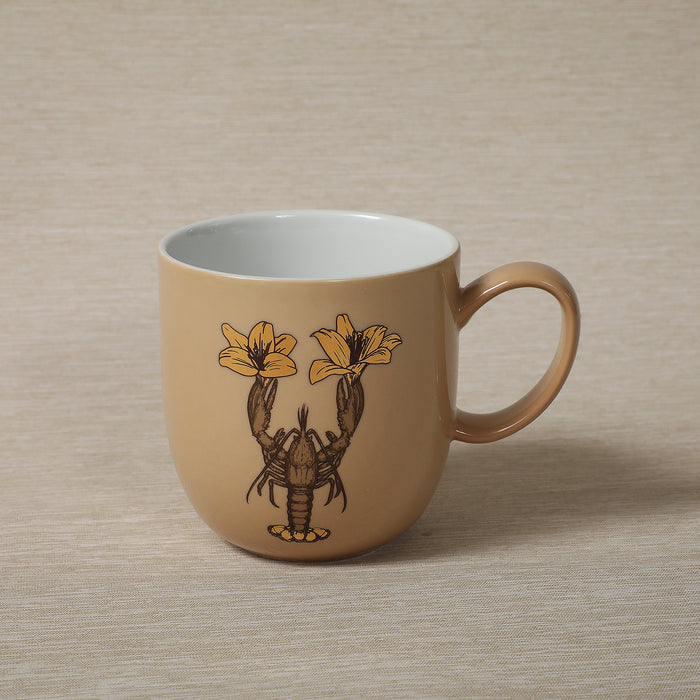 Gold animal motif mug