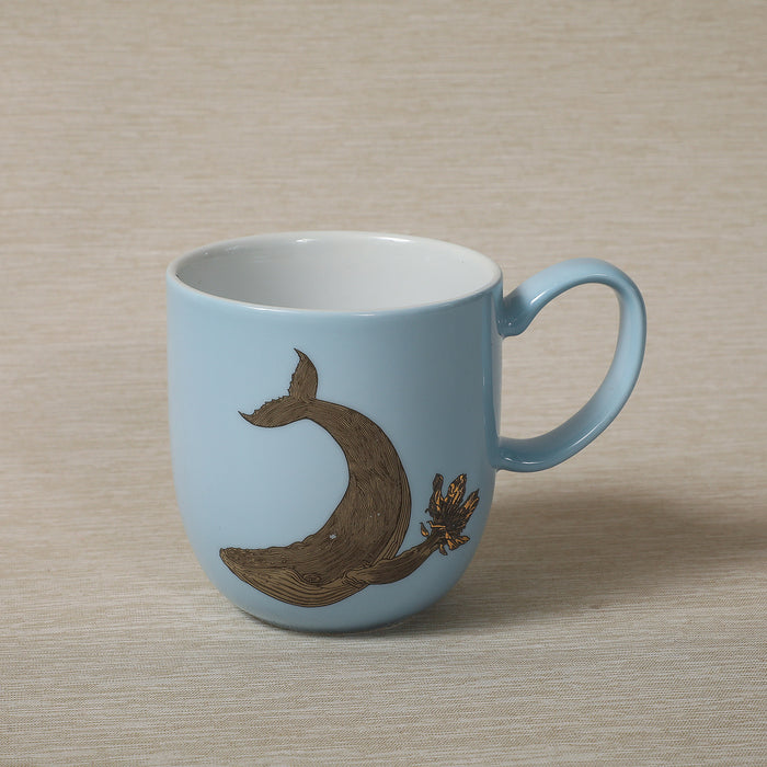 Gold animal motif mug