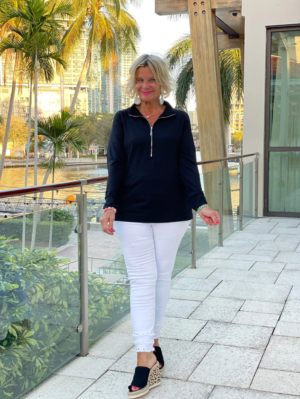 LULU-B BLACK KANGAROO BLACK HALF ZIPPER