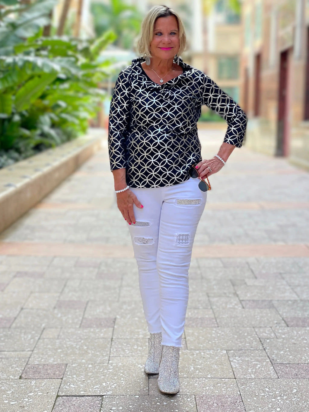 LULU-B BLACK SILVER LEME RUFFLE TOP