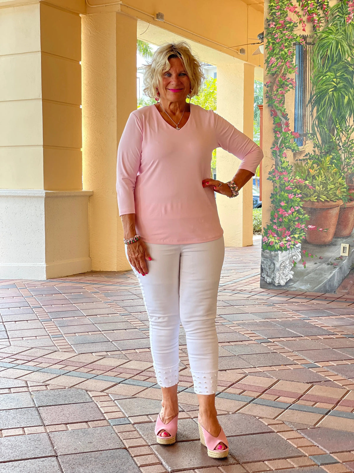FROSTED PINK V NECK SLEEVE