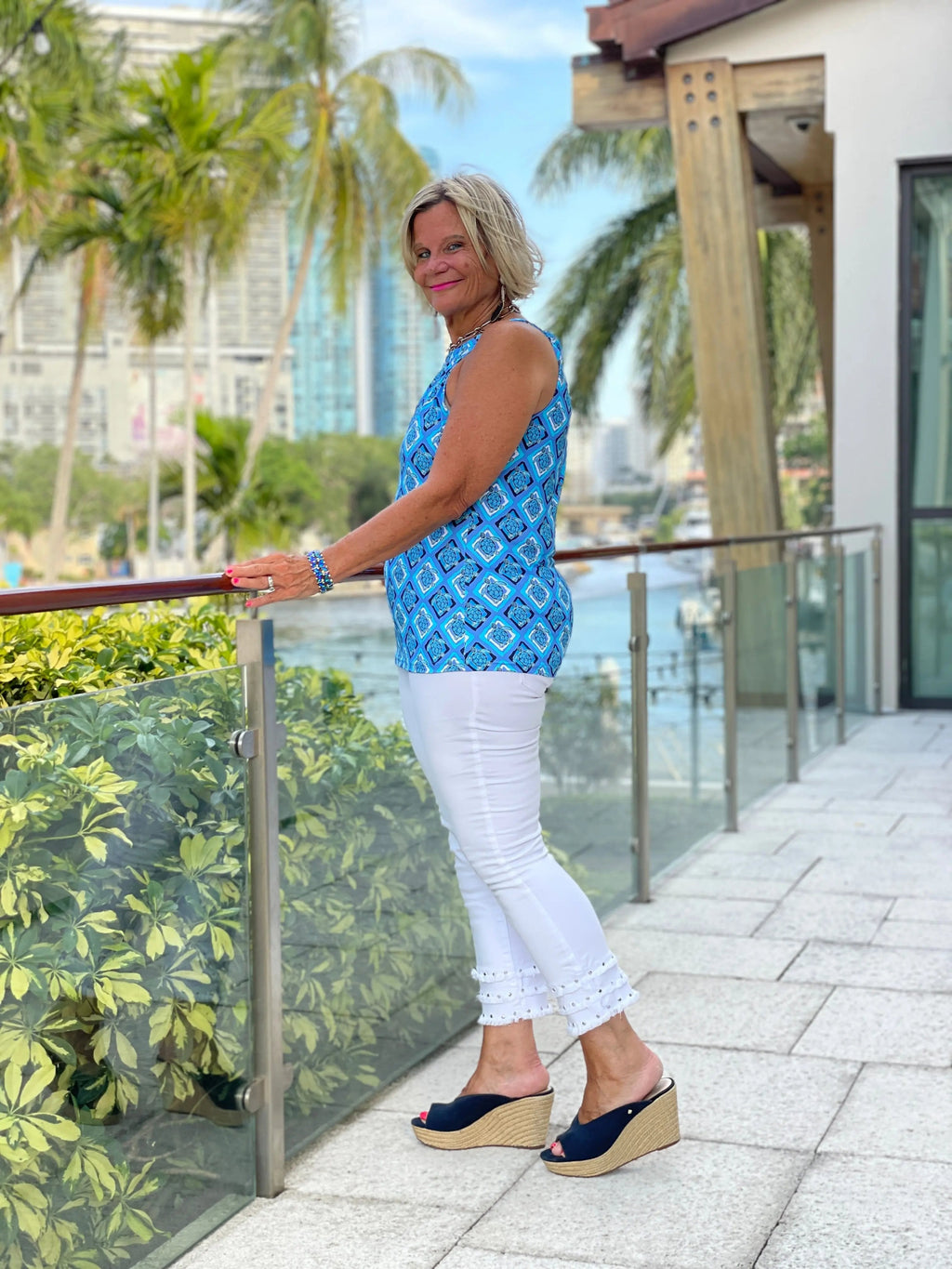BAHAMA BLUE KEYHOLE TOP