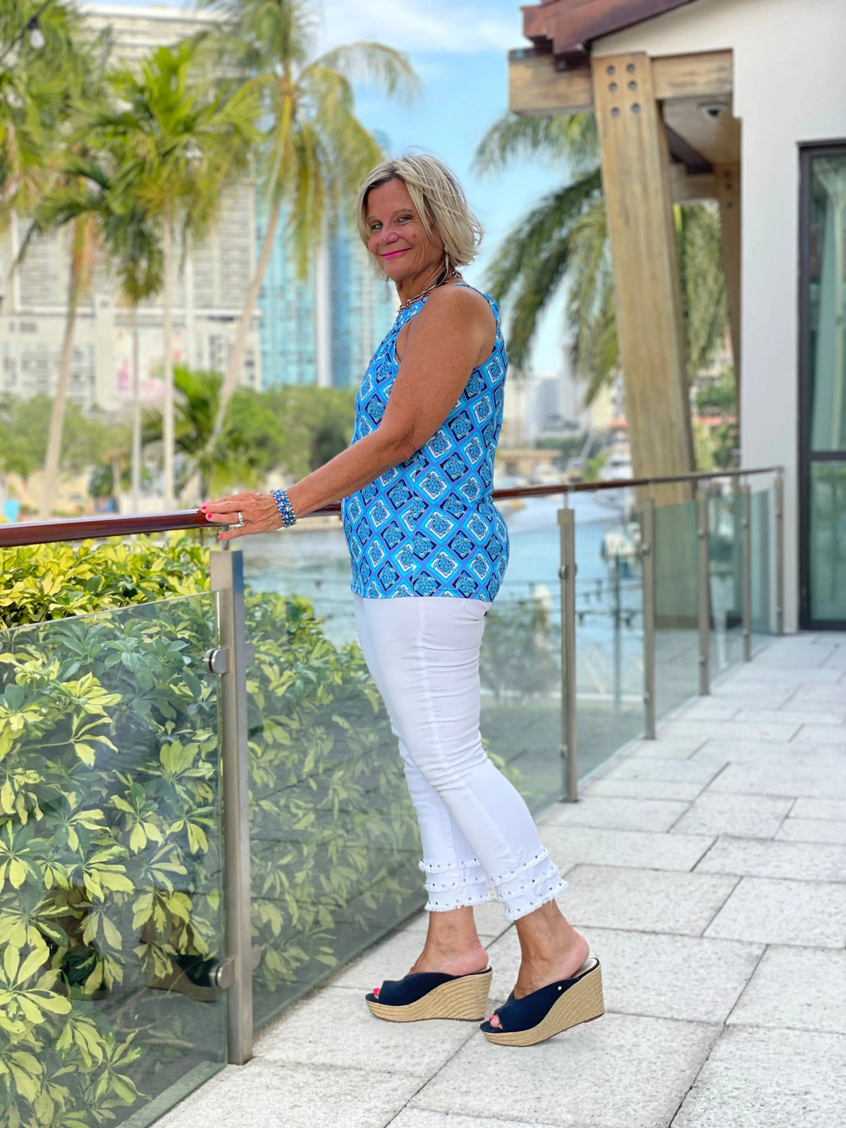 BAHAMA BLUE KEYHOLE TOP
