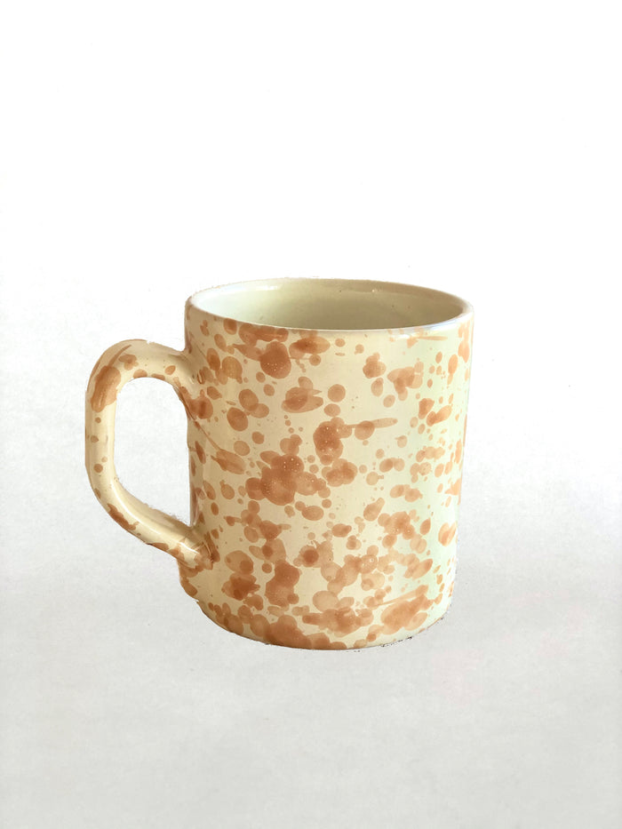 coffee mugs with splatter pattern in natural color detail